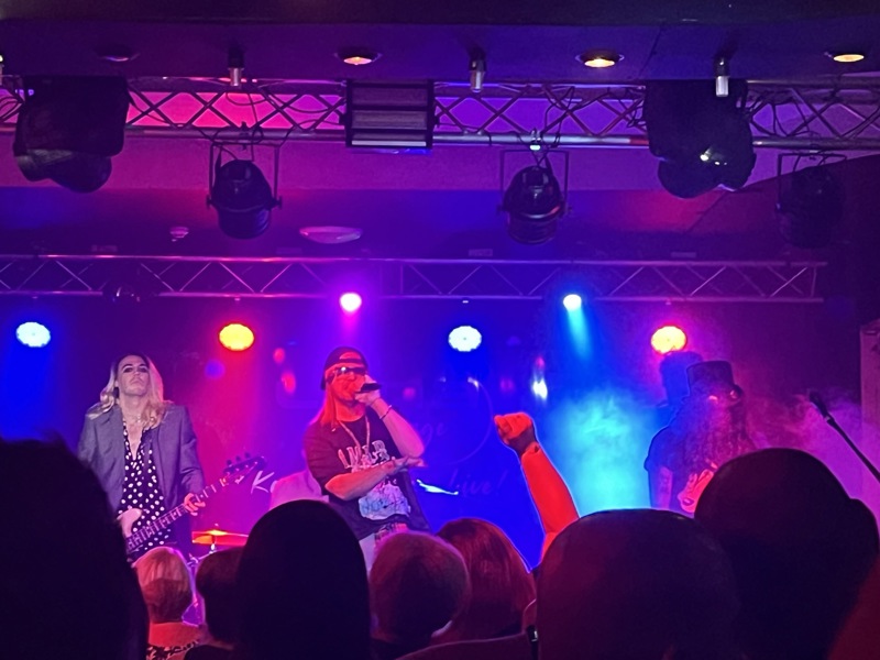 Guns 2 Roses tribute band